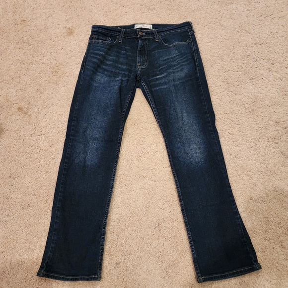 (2) Hollister Men's Jeans. Both 32x30. - Picture 5 of 6